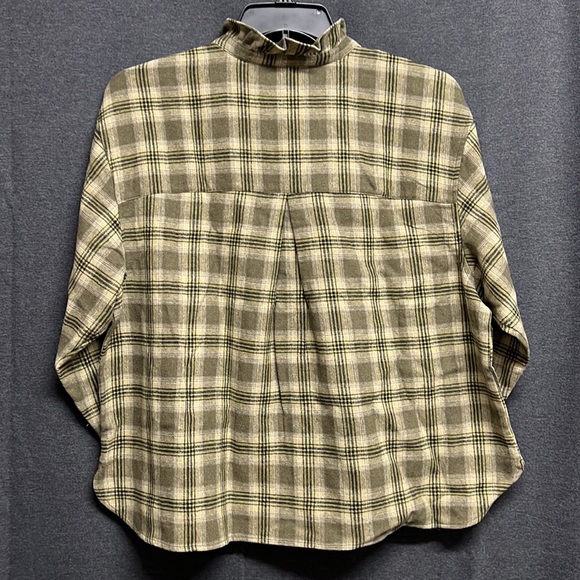 NWT - Banana Republic Factory Women’s Ruffle Flannel Shirt, Camo Green - Size XL - Picture 3 of 10